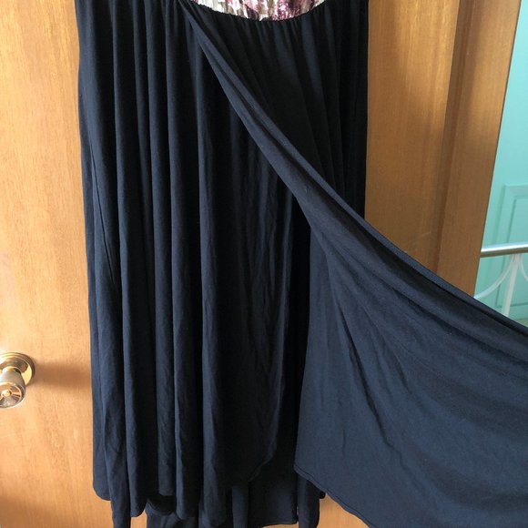 Gus Sloan Black and Floral Dress - Picture 2 of 3